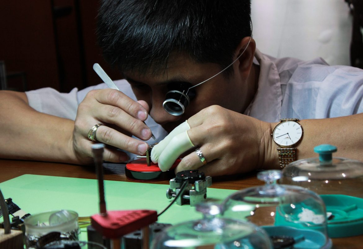 sửa chữa đồng hồ