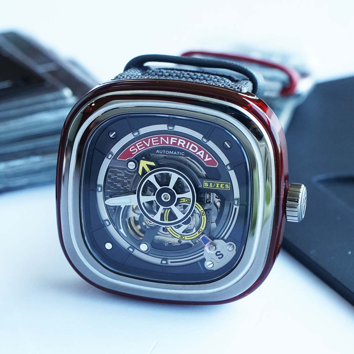 thay mặt kính đồng hồ Sevenfriday