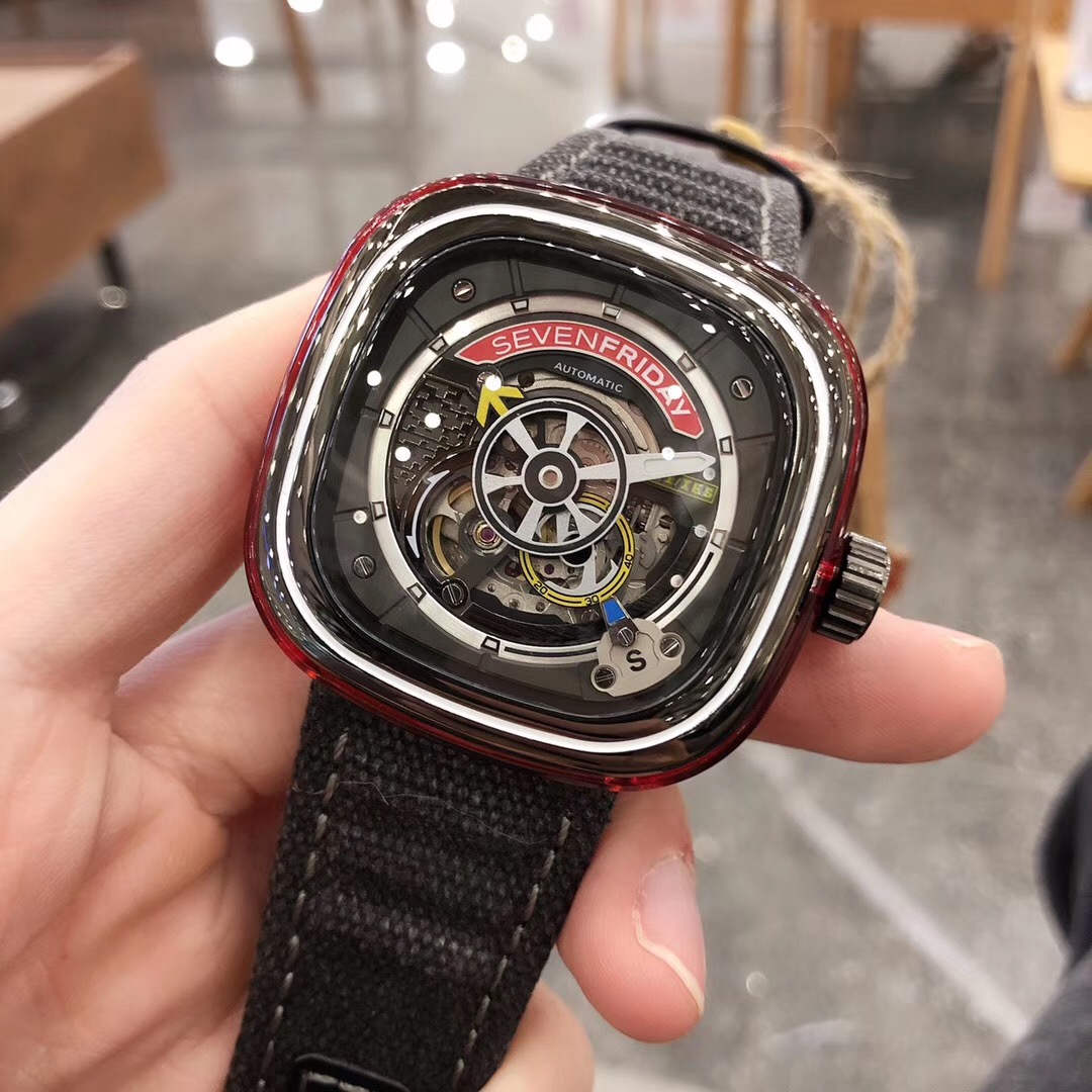 thay mặt kính đồng hồ Sevenfriday