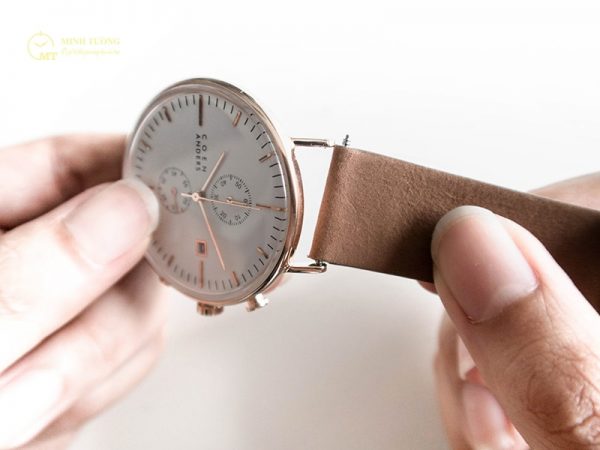 thay chốt đồng hồ giá bao nhiêu tiền