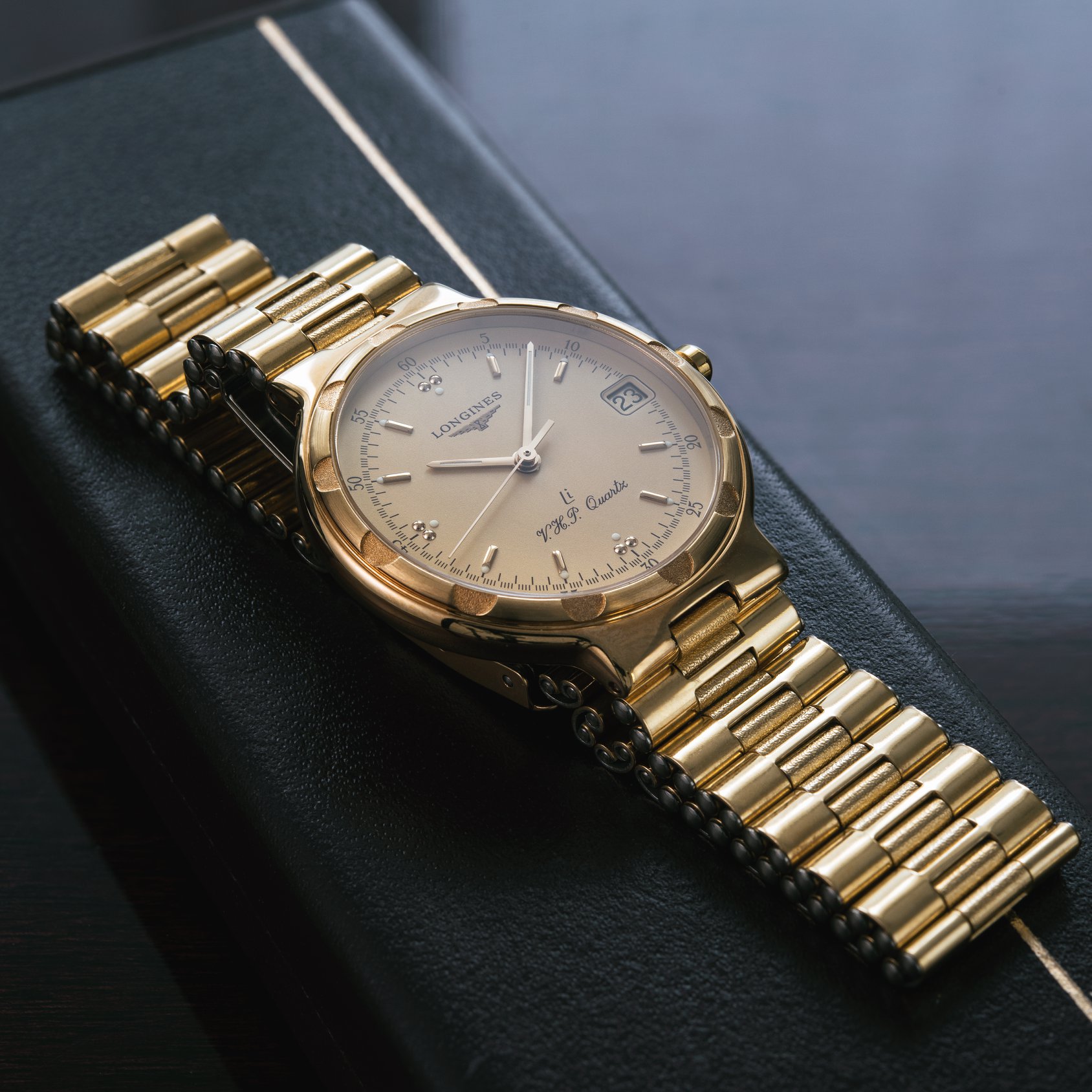 Thay dây kim loại đồng hồ Longines