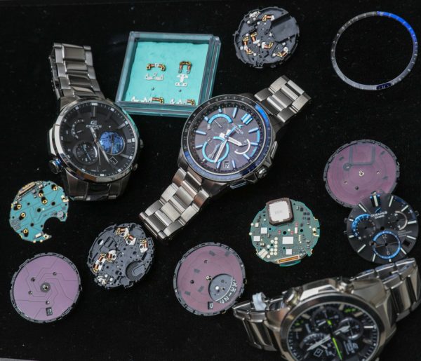 Lau dầu máy đồng hồ cơ hết bao nhiêu tiền