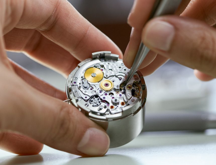 Băn khoăn xoay quanh việc lau dầu đồng hồ Rolex chính hãng: Những lý do nên trải nghiệm dịch vụ tại Era Service