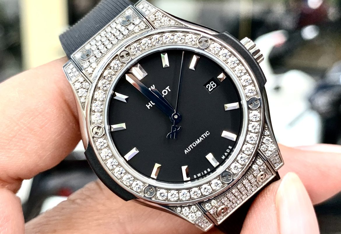 đồng hồ hublot nam giá bao nhiêu