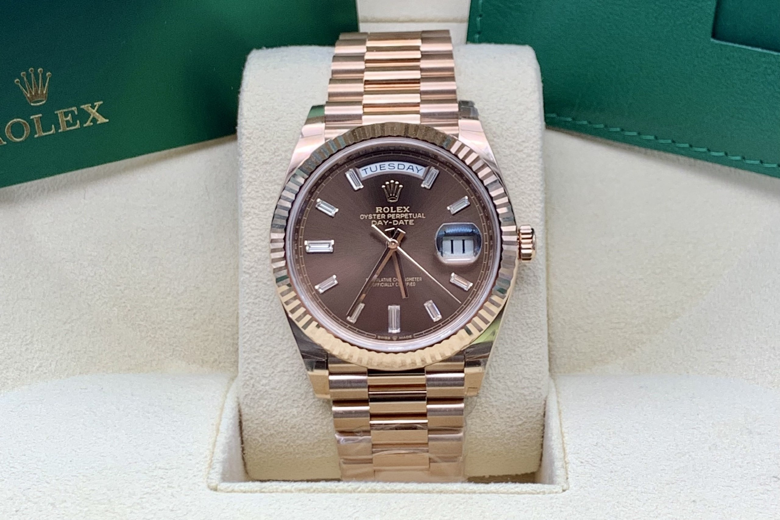 Cách chỉnh giờ đồng hồ rolex - Hướng dẫn chi tiết để sở hữu thời gian chính xác và phong cách