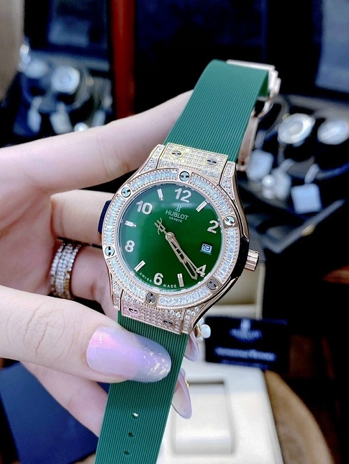 Đồng Hồ Hublot Nữ Giá Bao Nhiêu? Tổng Quan Thị Trường Và Các Mẫu Hot Nhất Hiện Nay