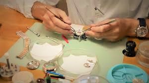 Đồng hồ lúc chạy lúc không Nguyên nhân và cách xử lý