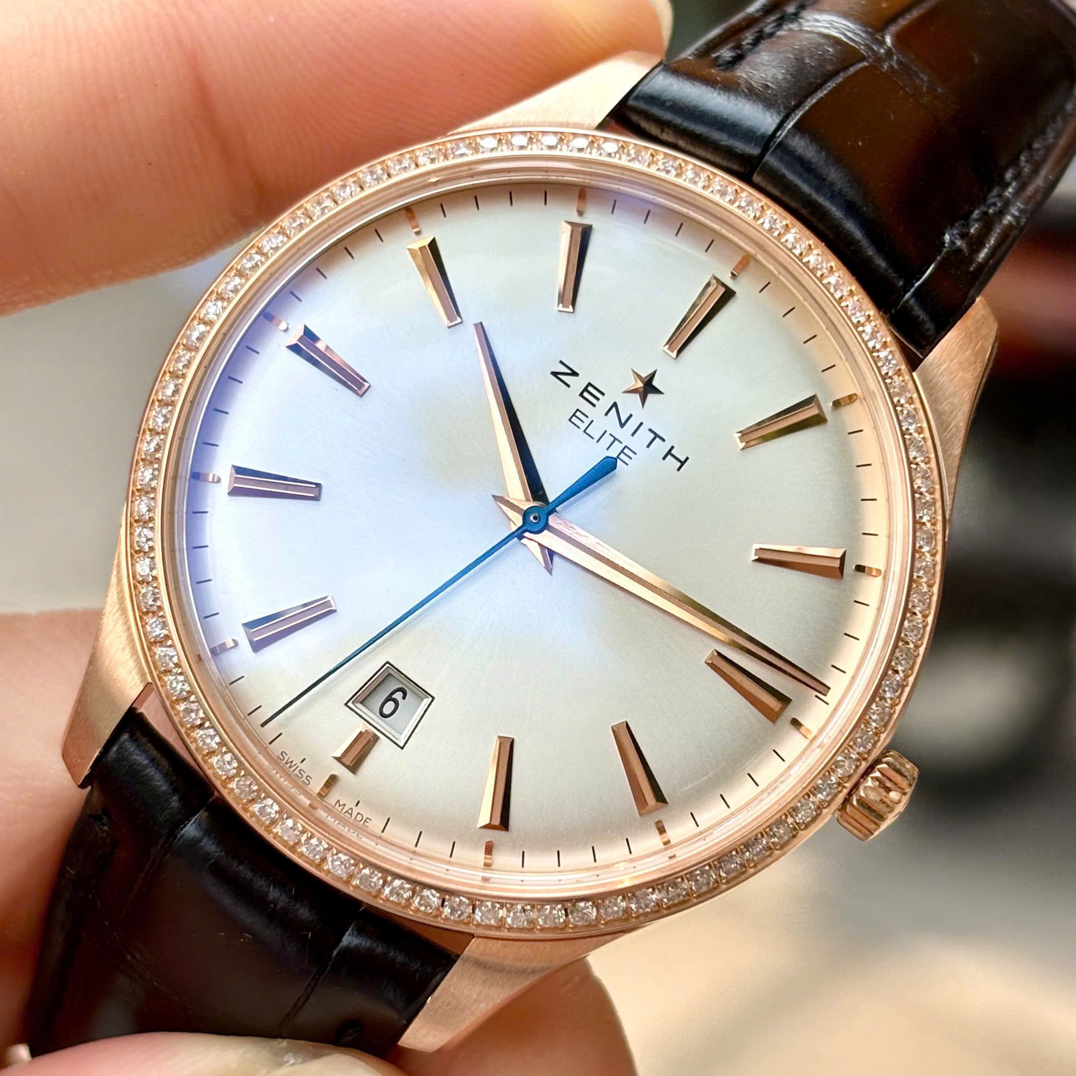 Đồng hồ vàng nguyên khối 18k, đồng hồ nữ vàng 18k nguyên khối
