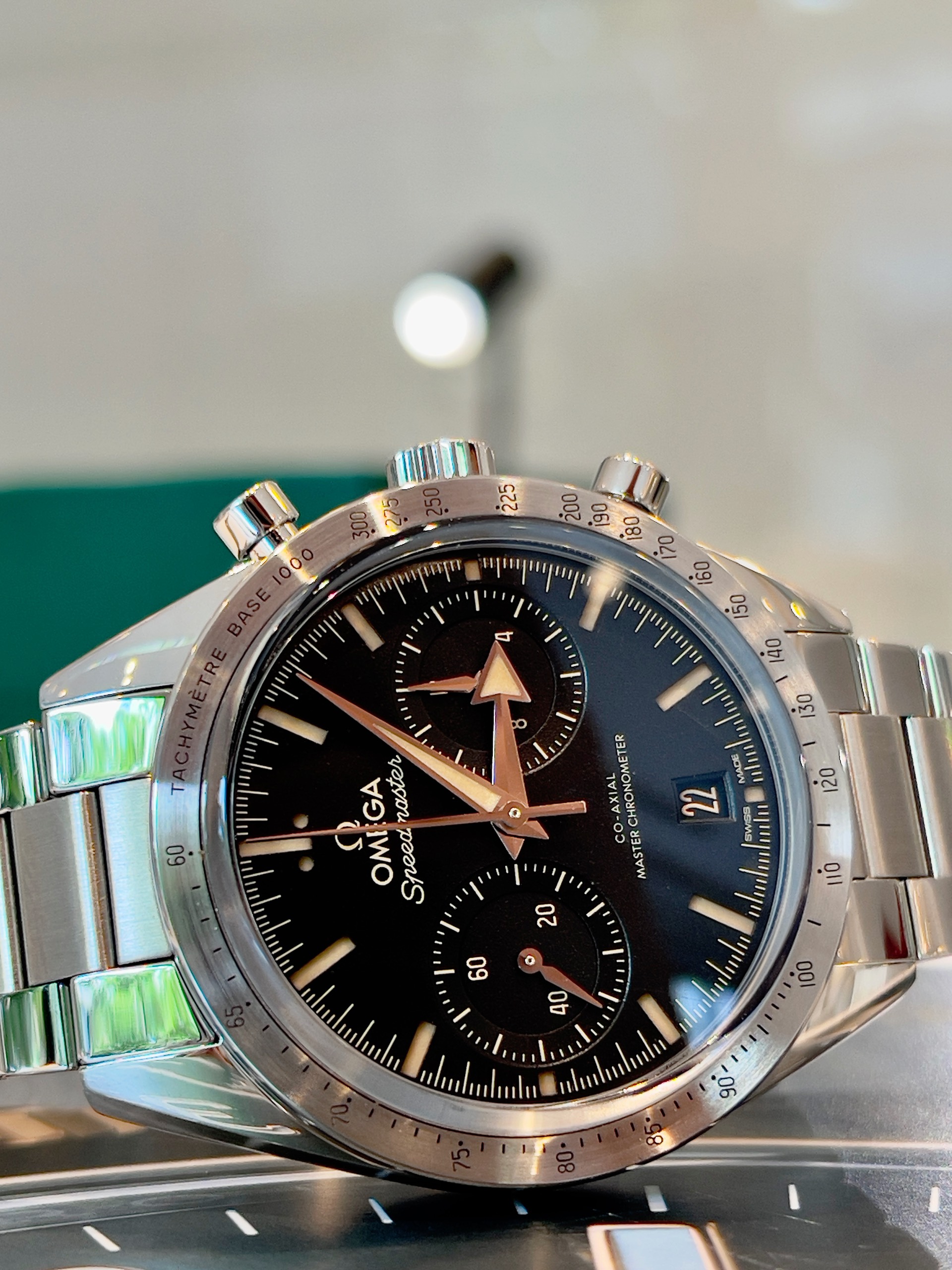Giá Đồng Hồ Omega Chính Hãng Tham Khảo Chi Tiết và Các Mẫu Nổi Bật