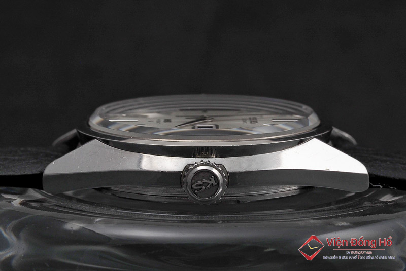 Thay mặt kính sapphire đồng hồ giá bao nhiêu?